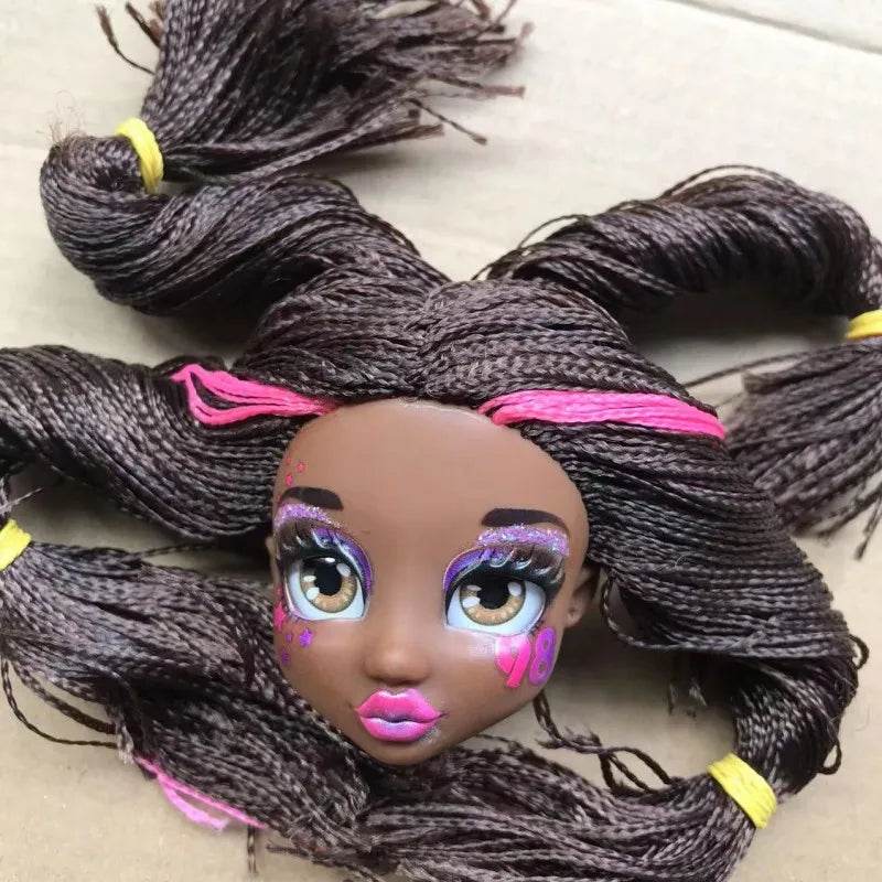 Cute Doll Heads Sparkly Glass Eyes One Sixth Scale Collector - ToylandEU