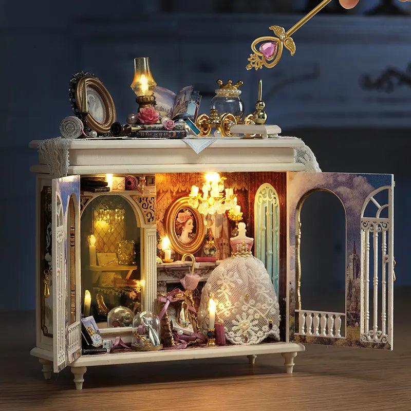  DIY Book Nook Kit | LED Light Included | Toylandeu™ 