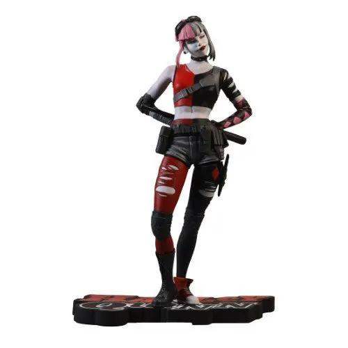Dc Direct Harley Quinn Black & White By Simone Di Meo Statue - ToyShnip
