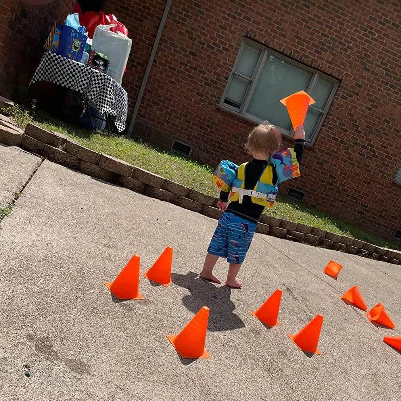 Deluxe Race Car Party Decor Mini Traffic Cones Flag Kids - ToylandEU