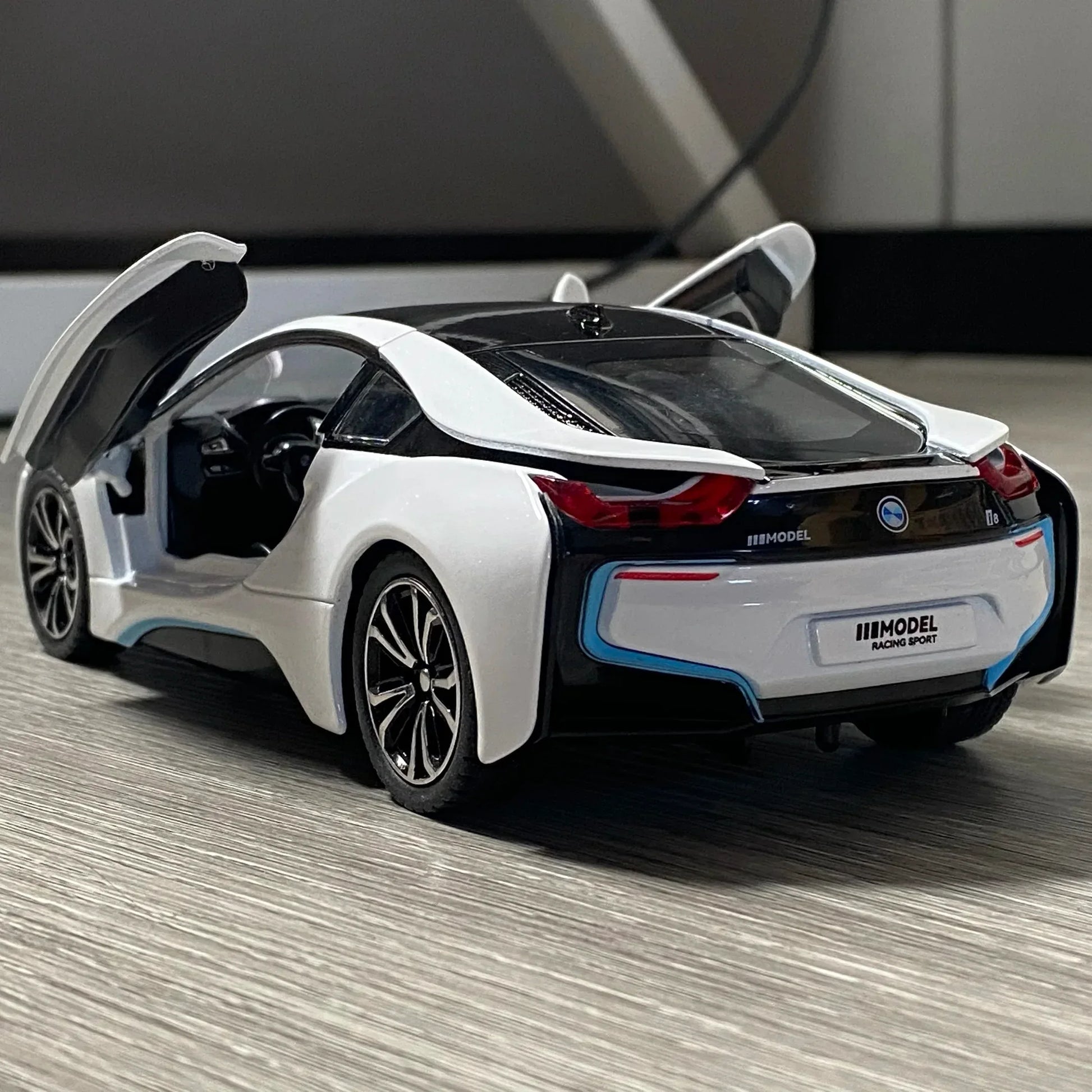 Diecast 1:22 BMW I8 Model Car With Pull Back Action And Lights For Kids - ToylandEU