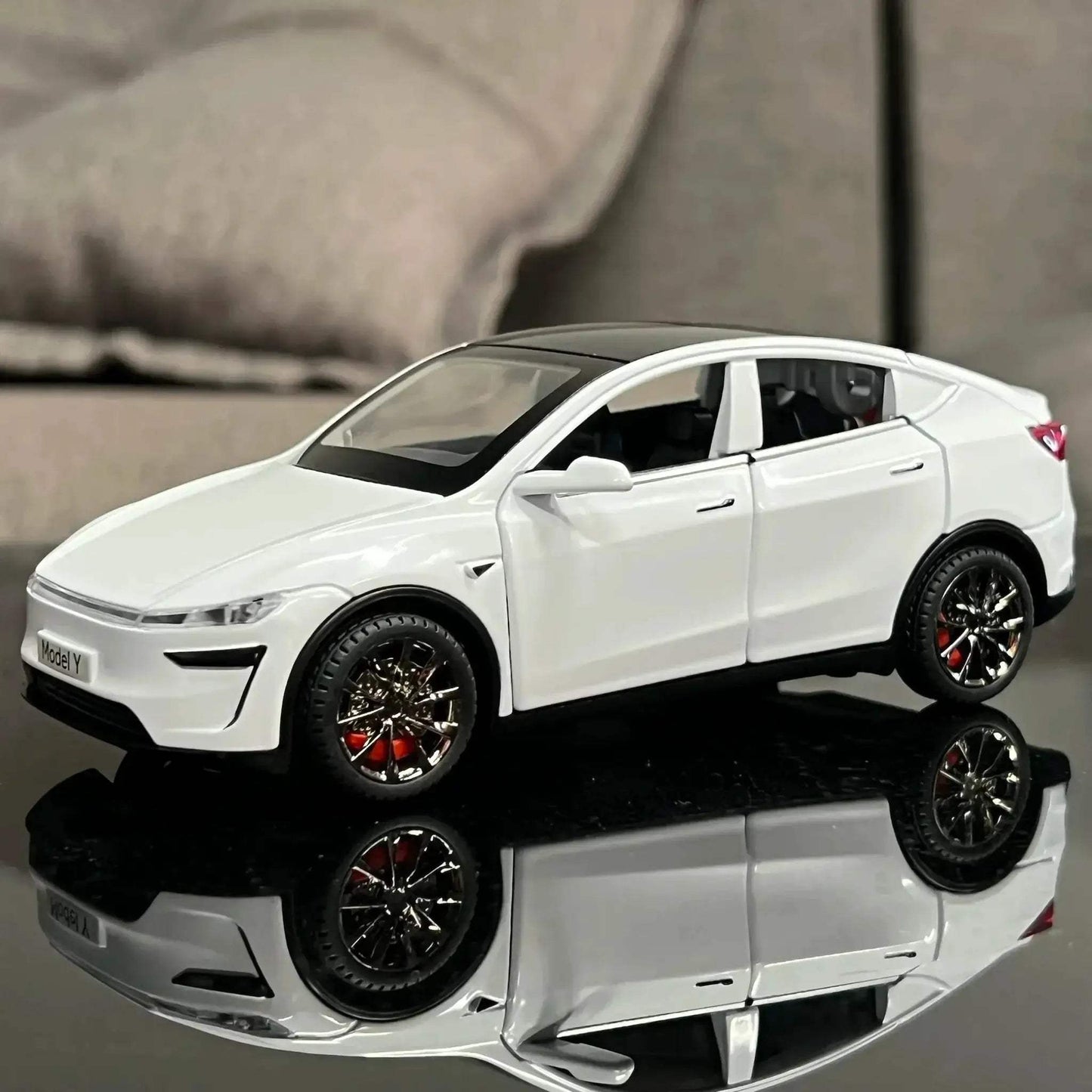    Diecast 1:32 Model Car Sound and Light |   -  ToylandEU™