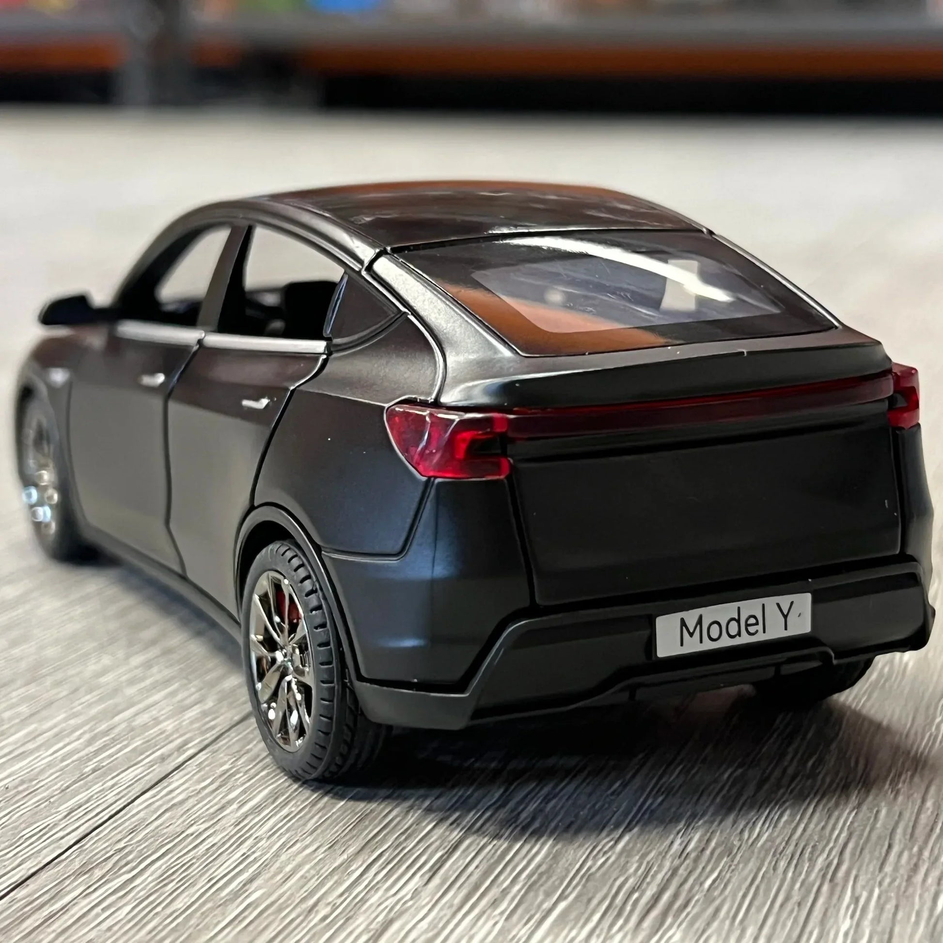 Diecast 1:32 Model Car Sound and Light for Children - ToylandEU