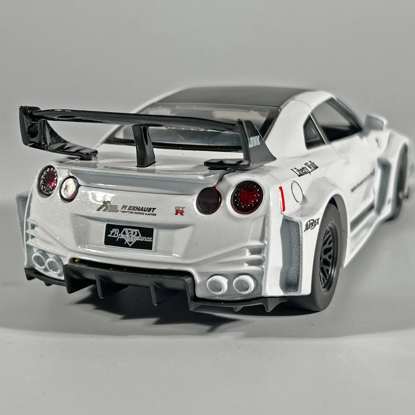 Diecast 1 To 32 Nissan Skyline GTR Sound And Light Model For Collectors - ToylandEU