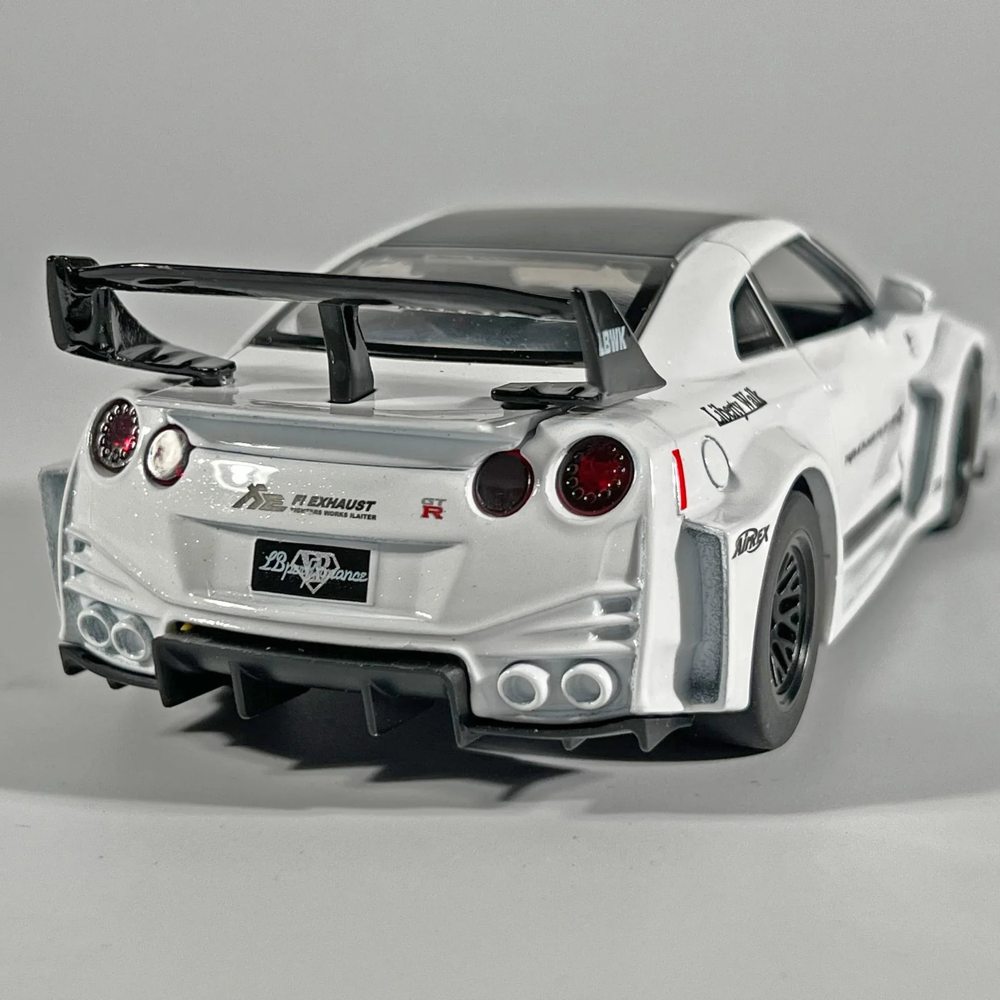 Diecast 1 To 32 Nissan Skyline GTR Sound And Light Model For Collectors - ToylandEU