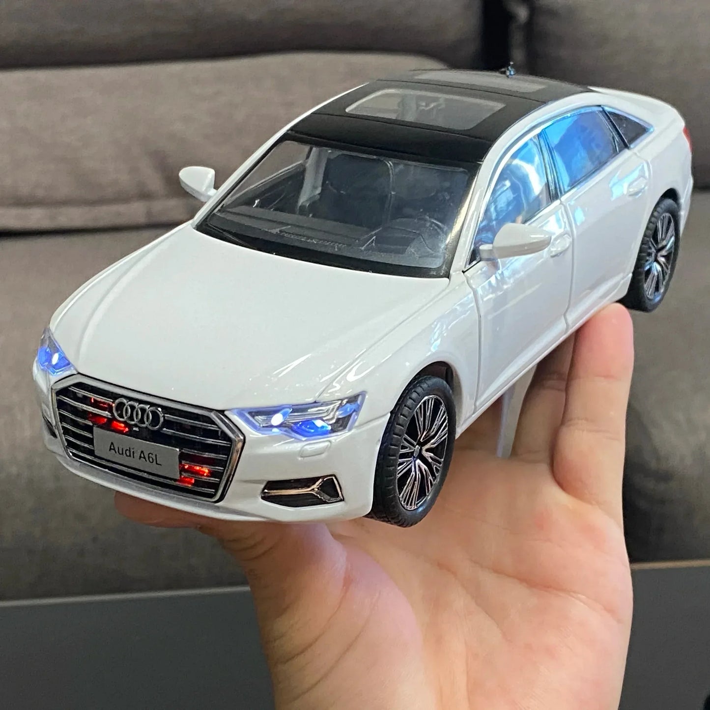 Diecast A6L Car Model With Pull Back Sound And Light For Boyfriend - ToylandEU