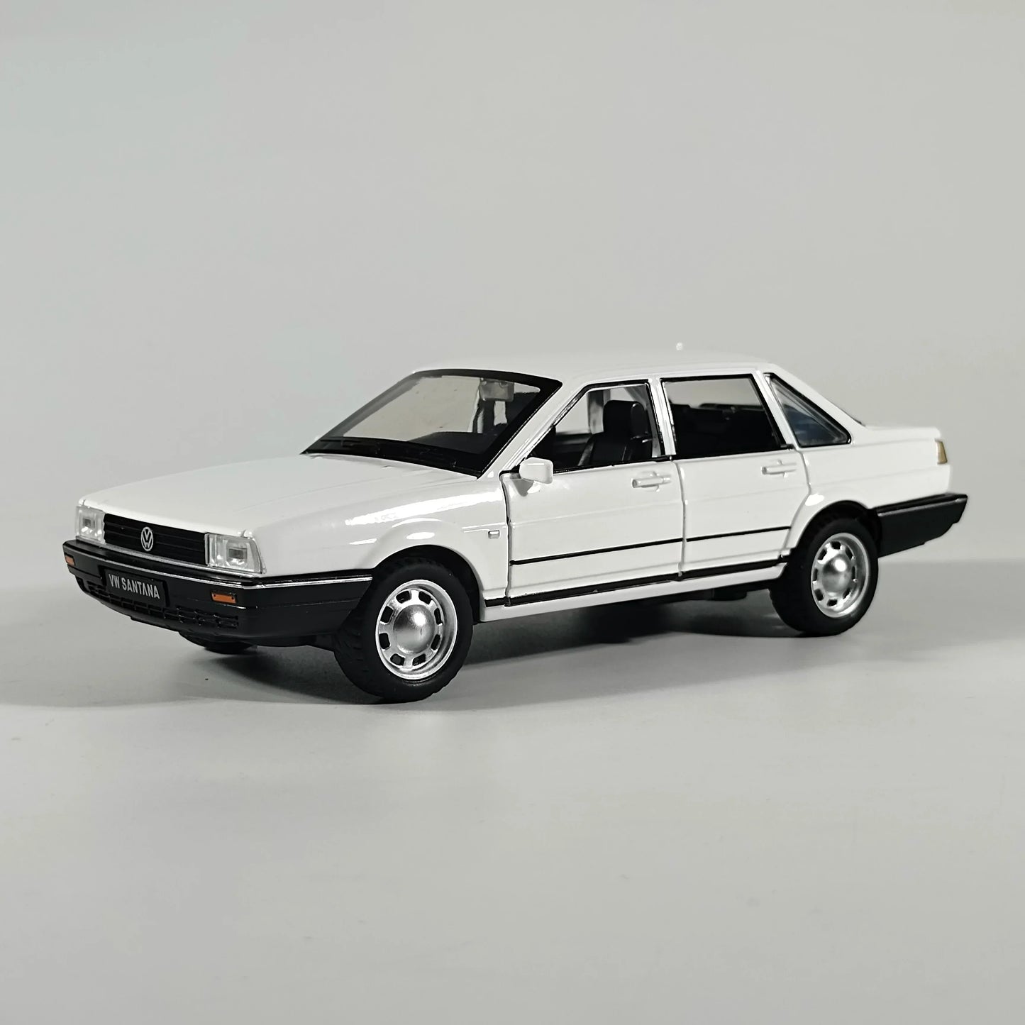 Diecast Car 1:32 Scale Pull Back With Sound And Light For Kids - ToylandEU