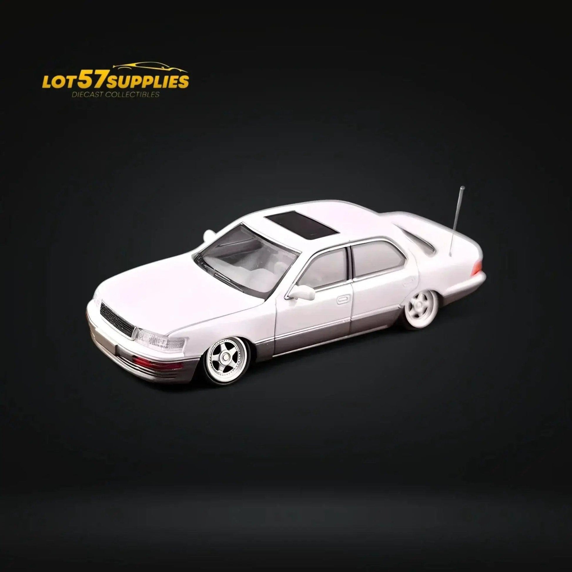  Fine works64 Lexus LS400 White/Gray Double Stanced 1:64 -  ToylandEU™