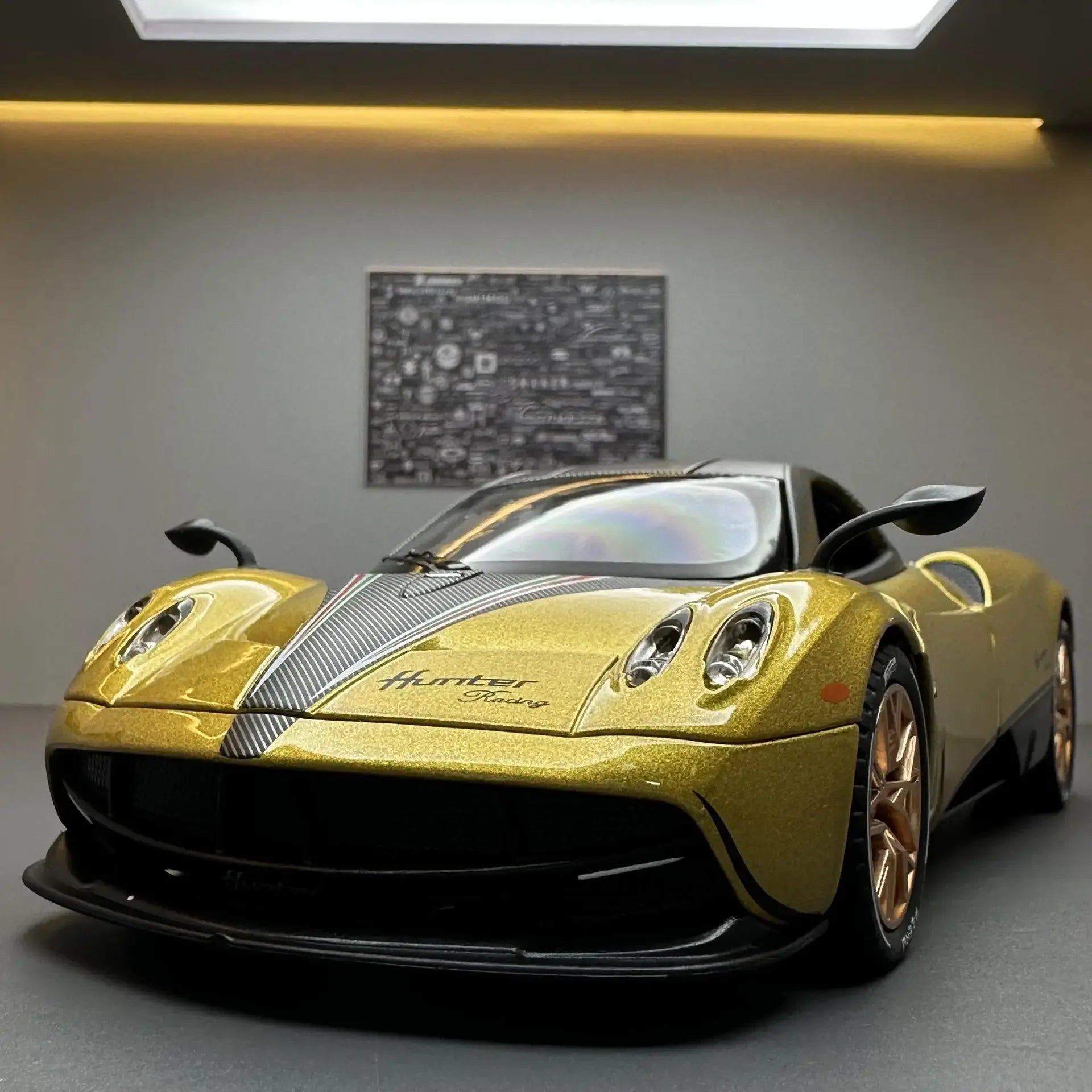 Diecast Car Alloy Pagani Huayra Dinastia Gull Wing For Collectors - ToylandEU