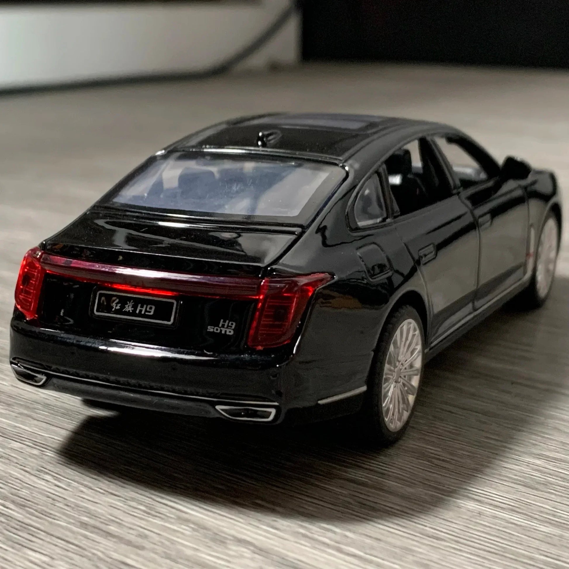 Diecast Car Hongqi H9 1 to 32 Scale Alloy Model for Collectors - ToylandEU