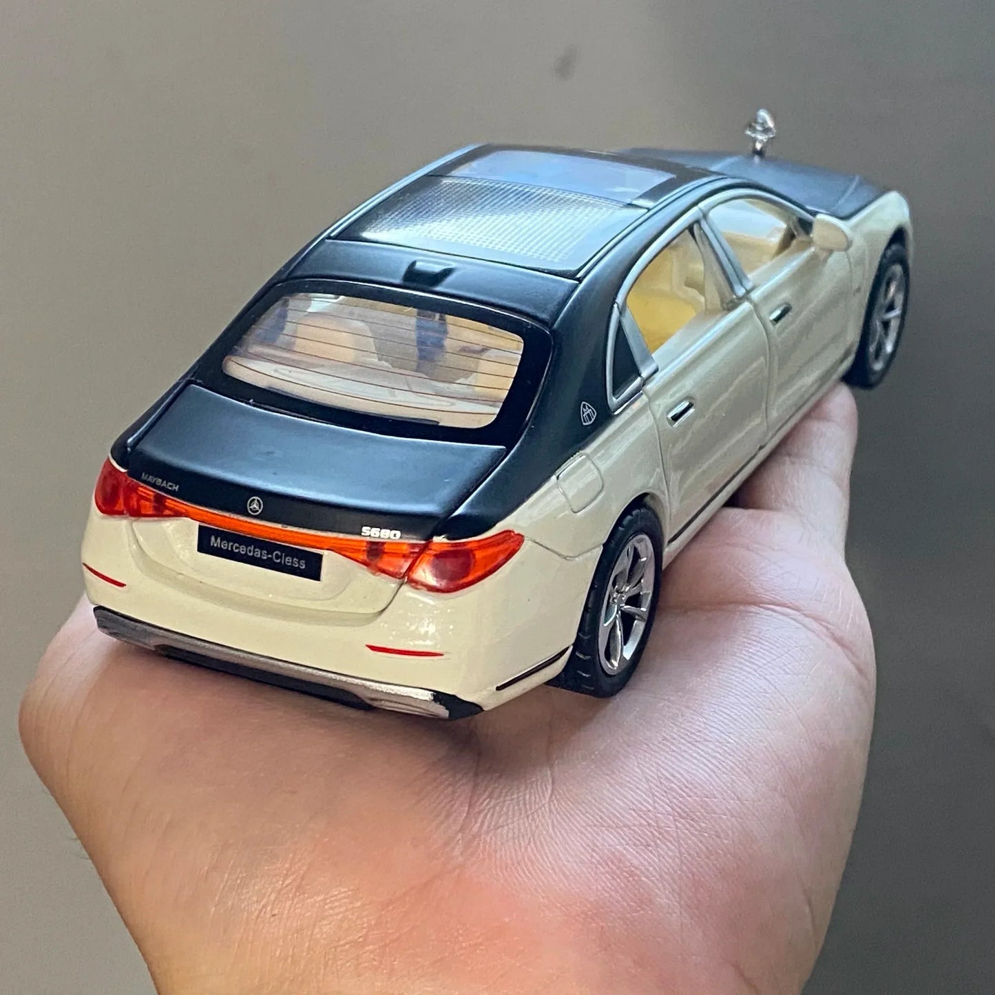Diecast Car Model 1 To 32 Benz Maybach S680 Sound Light For Collectors - ToylandEU