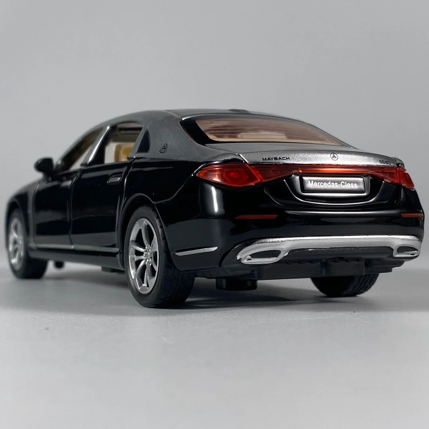 Diecast Car Model 1 To 32 Benz Maybach S680 Sound Light For Collectors - ToylandEU