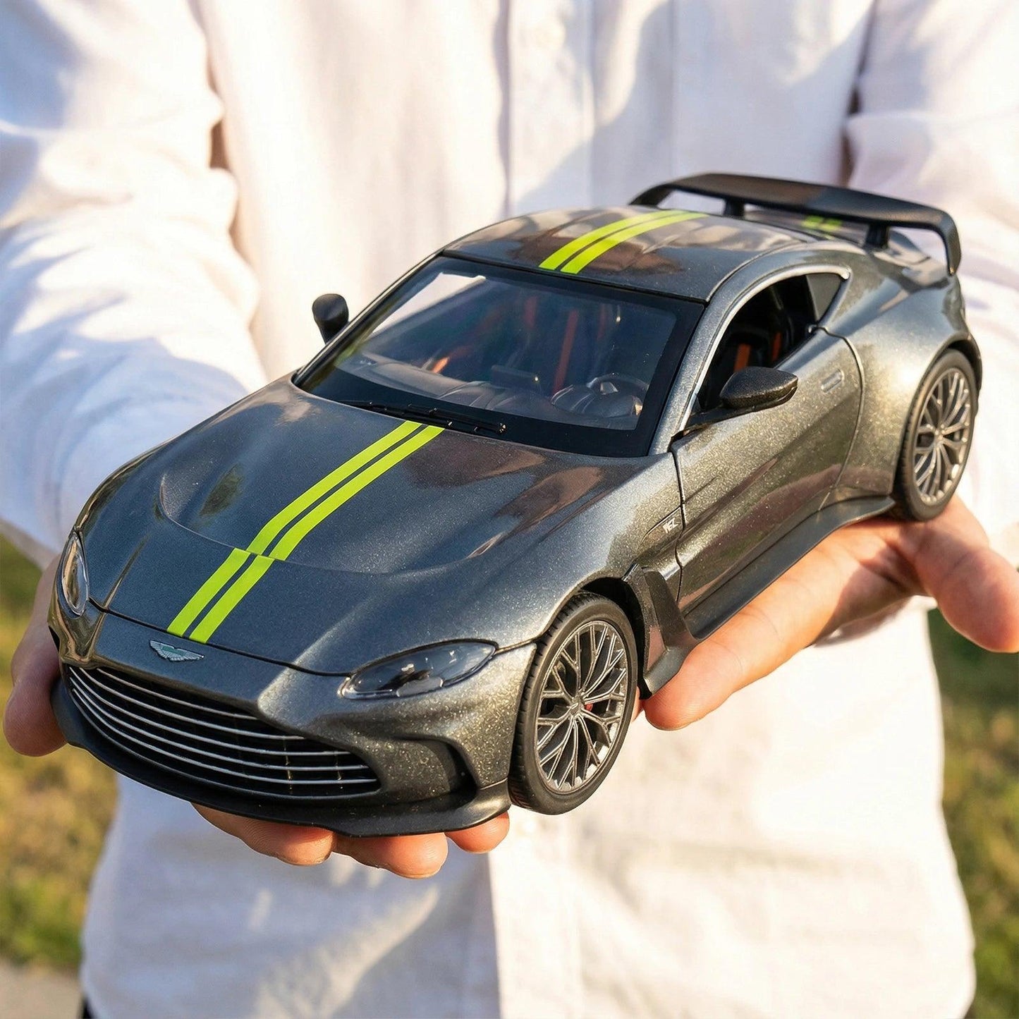 Diecast Car | Scale 1:24 Maisto Diecast | Toylandeu™