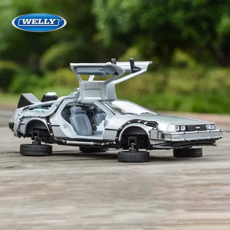 Diecast DeLorean DMC12 Model Car One Twenty Four Time Machine - ToylandEU