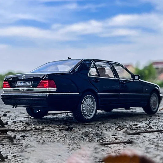 Diecast Mercedes Benz W140 320SEL With Sound And Lights For Collectors - ToylandEU