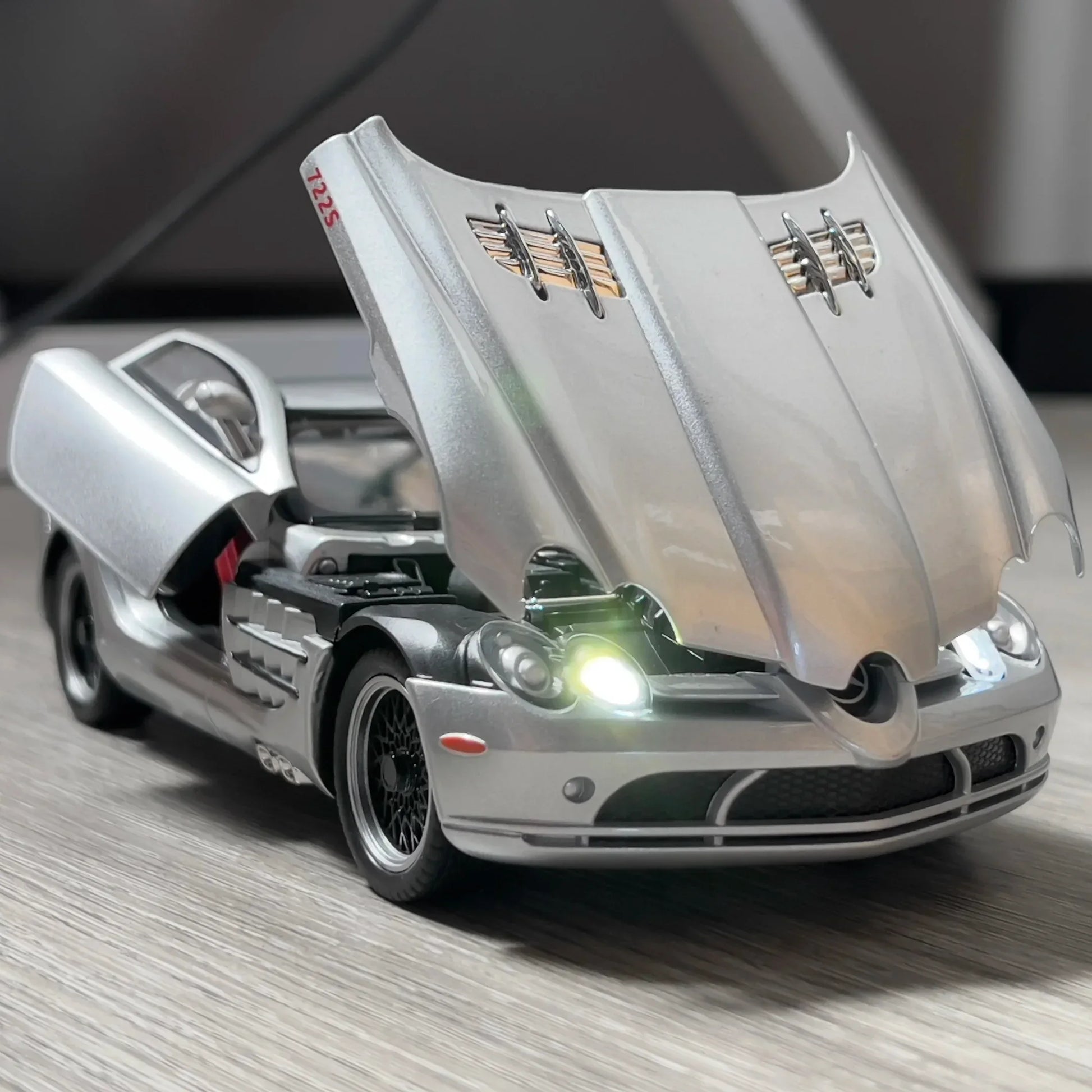 Diecast Model Car 1 24 Mercedes SLR McLaren Roadster for Collectors - ToylandEU