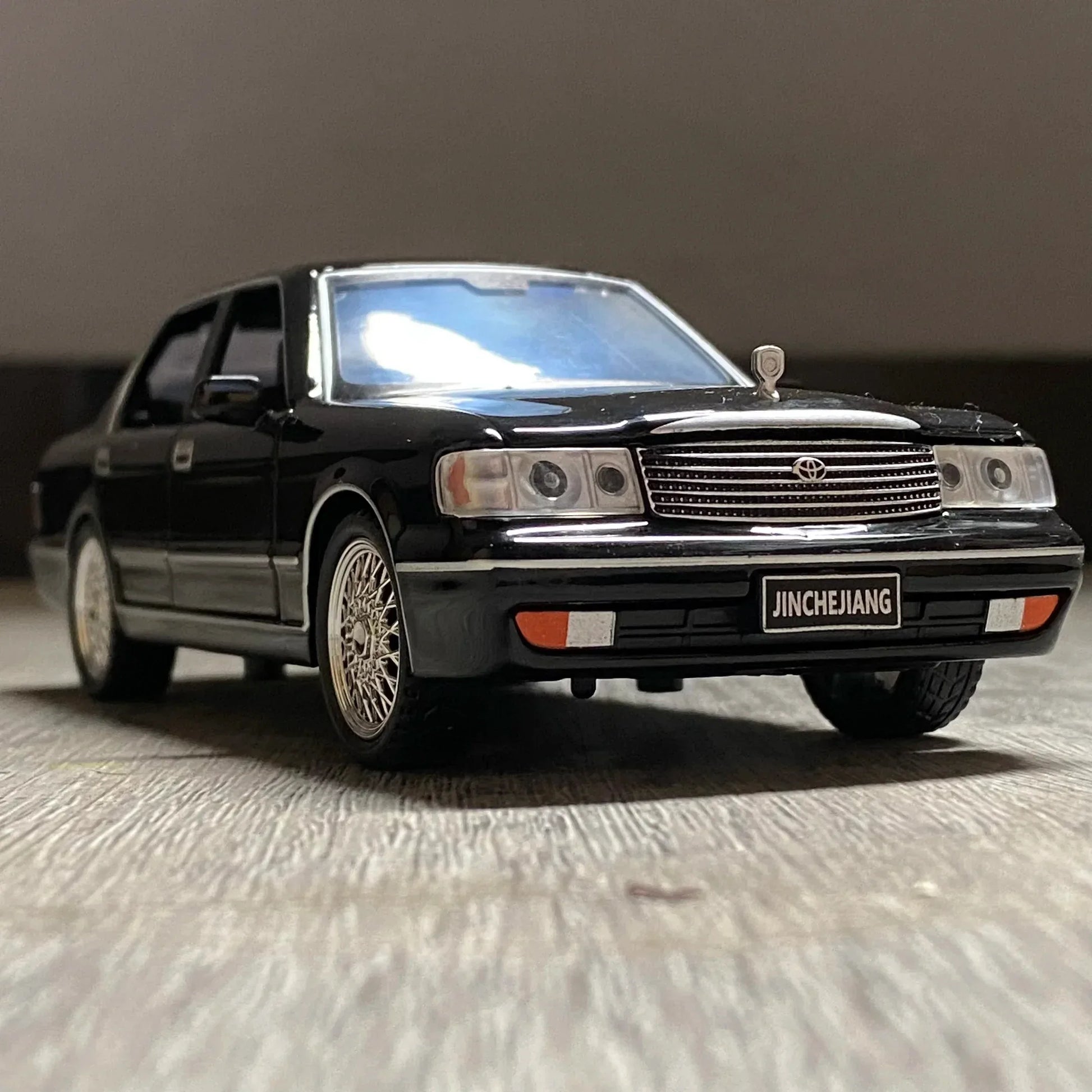 Diecast Model Car 1 32 Scale Alloy Toyota Crown Royal For Collectors - ToylandEU