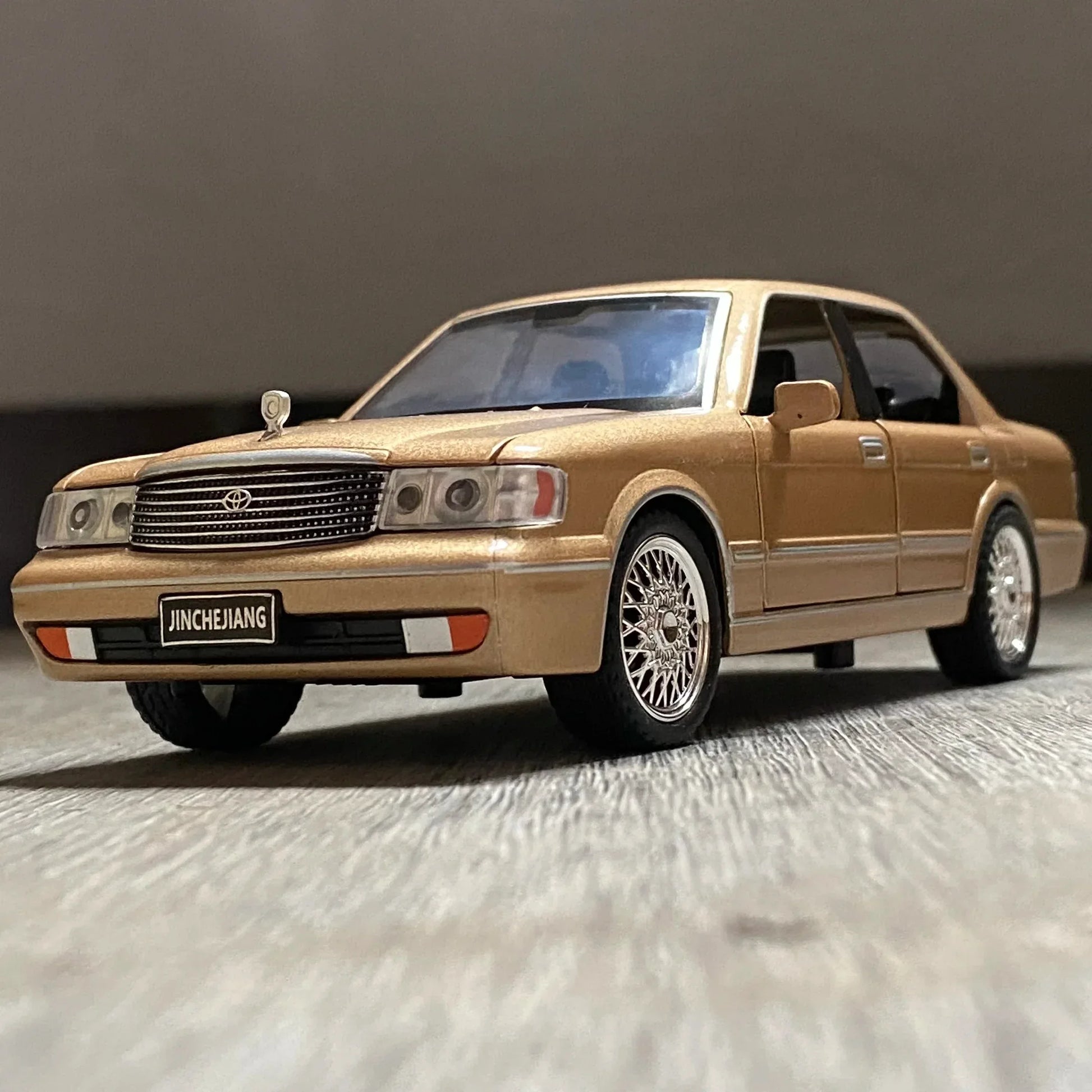 Diecast Model Car 1 32 Scale Alloy Toyota Crown Royal For Collectors - ToylandEU