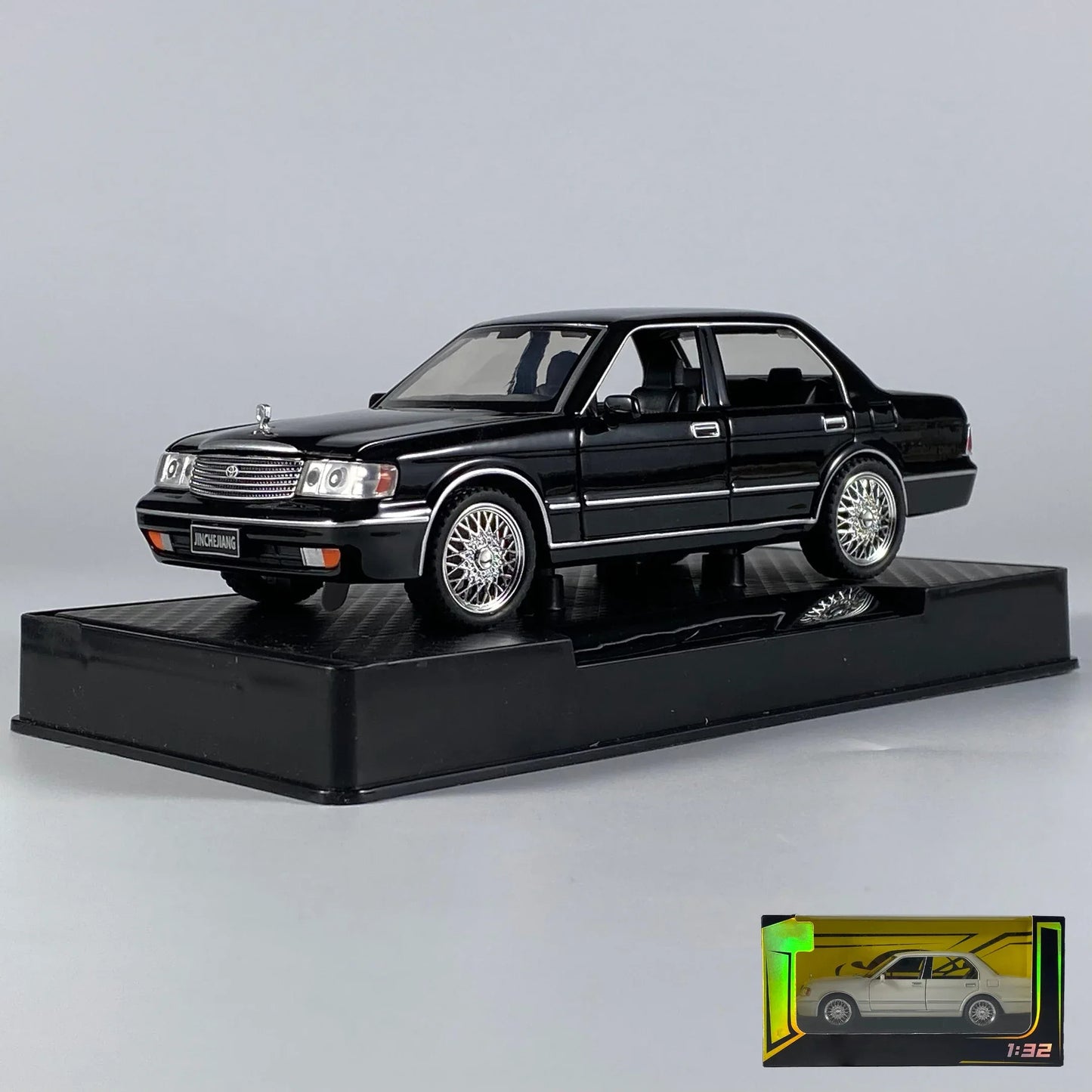 Diecast Model Car 1 32 Scale Alloy Toyota Crown Royal For Collectors - ToylandEU