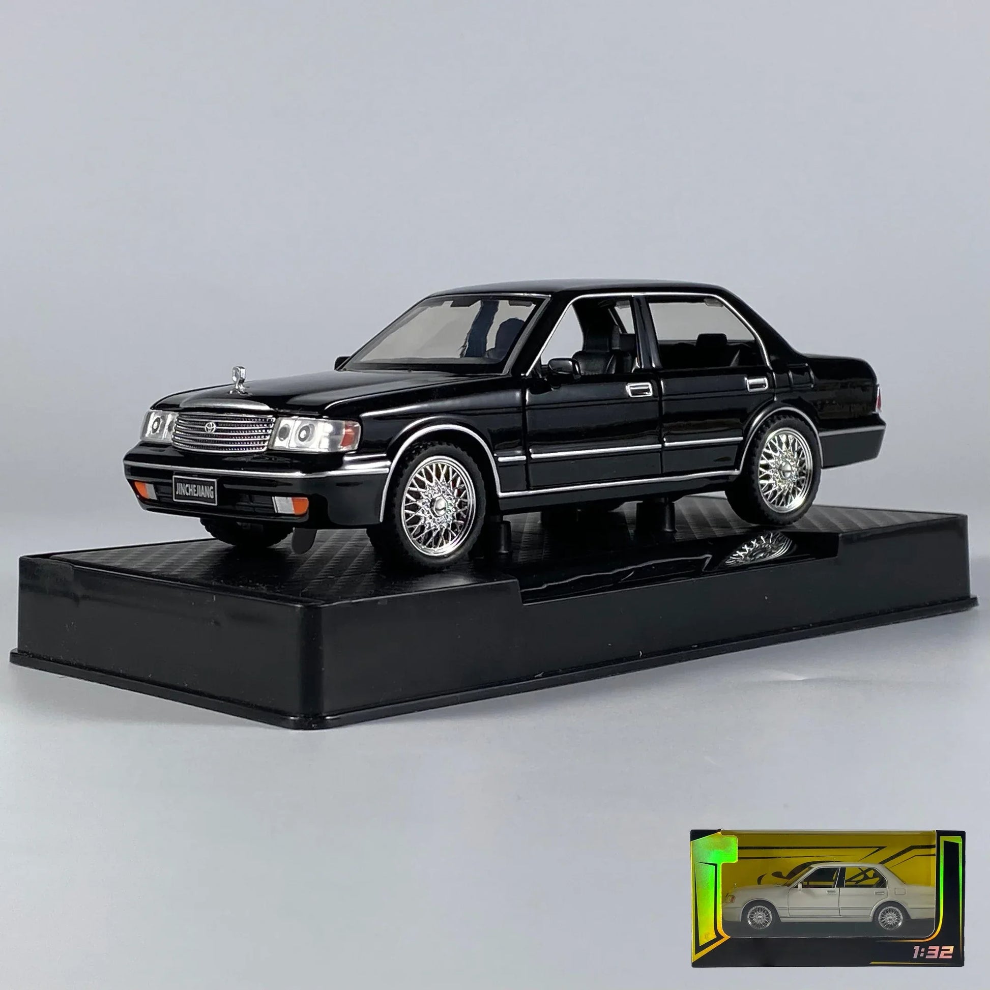 Diecast Model Car 1 32 Scale Alloy Toyota Crown Royal For Collectors - ToylandEU