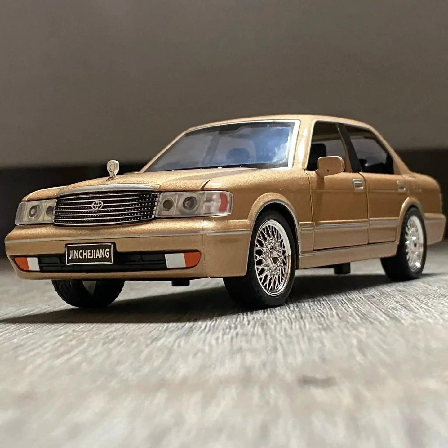  Diecast Model Car 1 32 Scale Toyota Crown Plus|  -  ToylandEU™