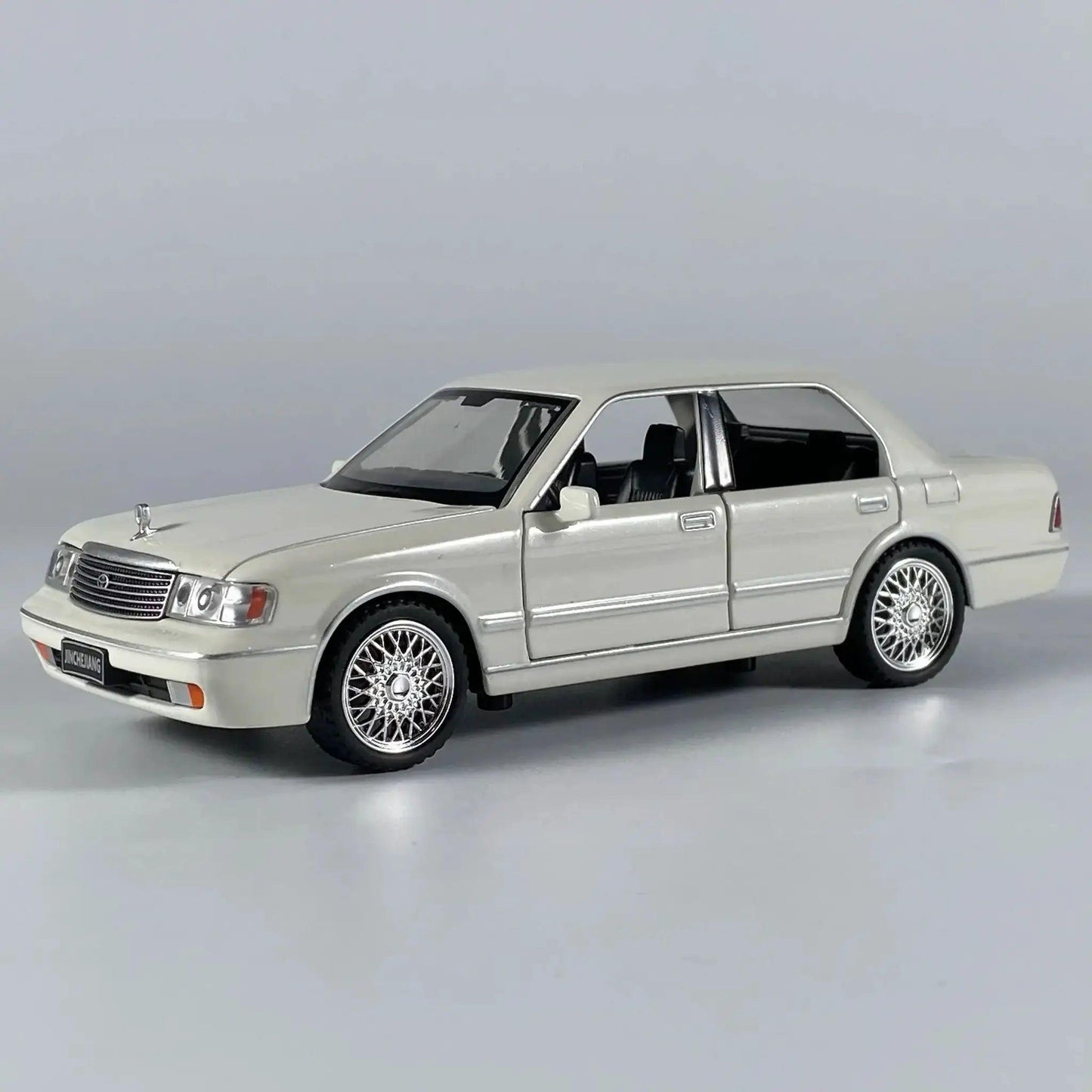  Diecast Model Car 1 32 Scale Toyota Crown Plus|  -  ToylandEU™