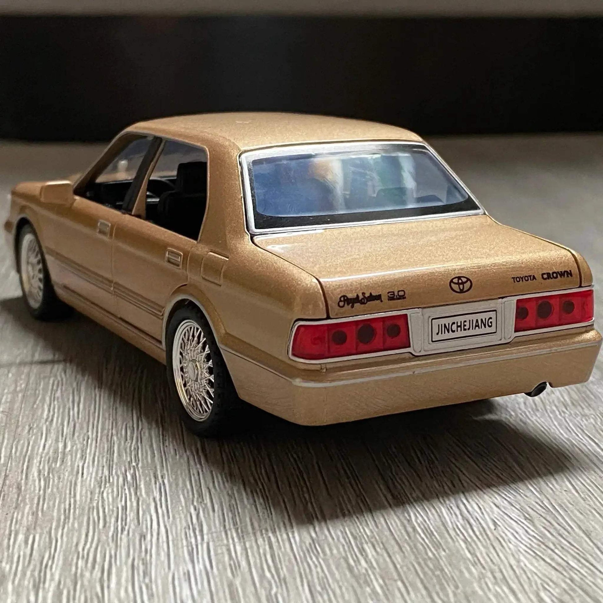  Diecast Model Car 1 32 Scale Toyota Crown Plus|  -  ToylandEU™