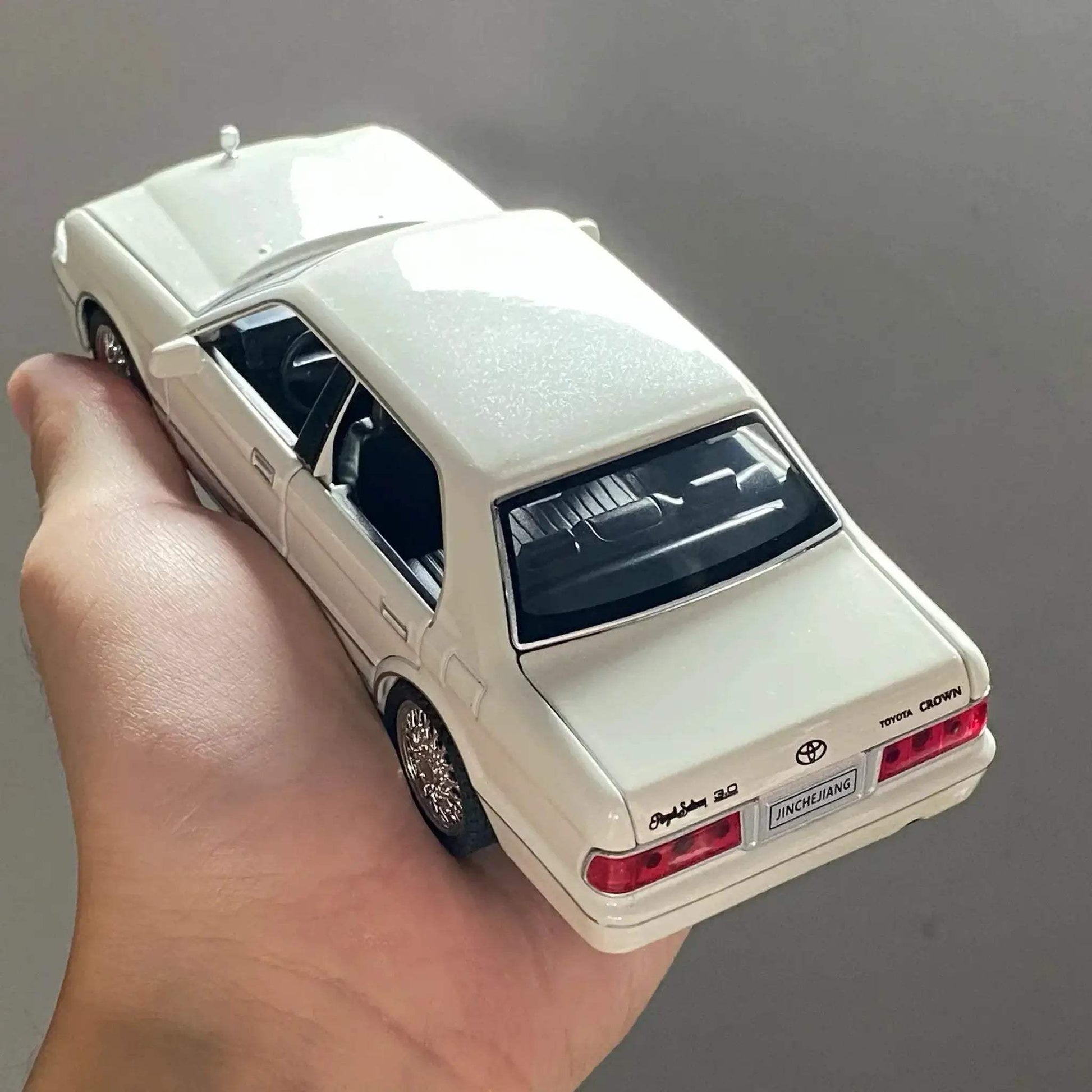  Diecast Model Car 1 32 Scale Toyota Crown Plus|  -  ToylandEU™