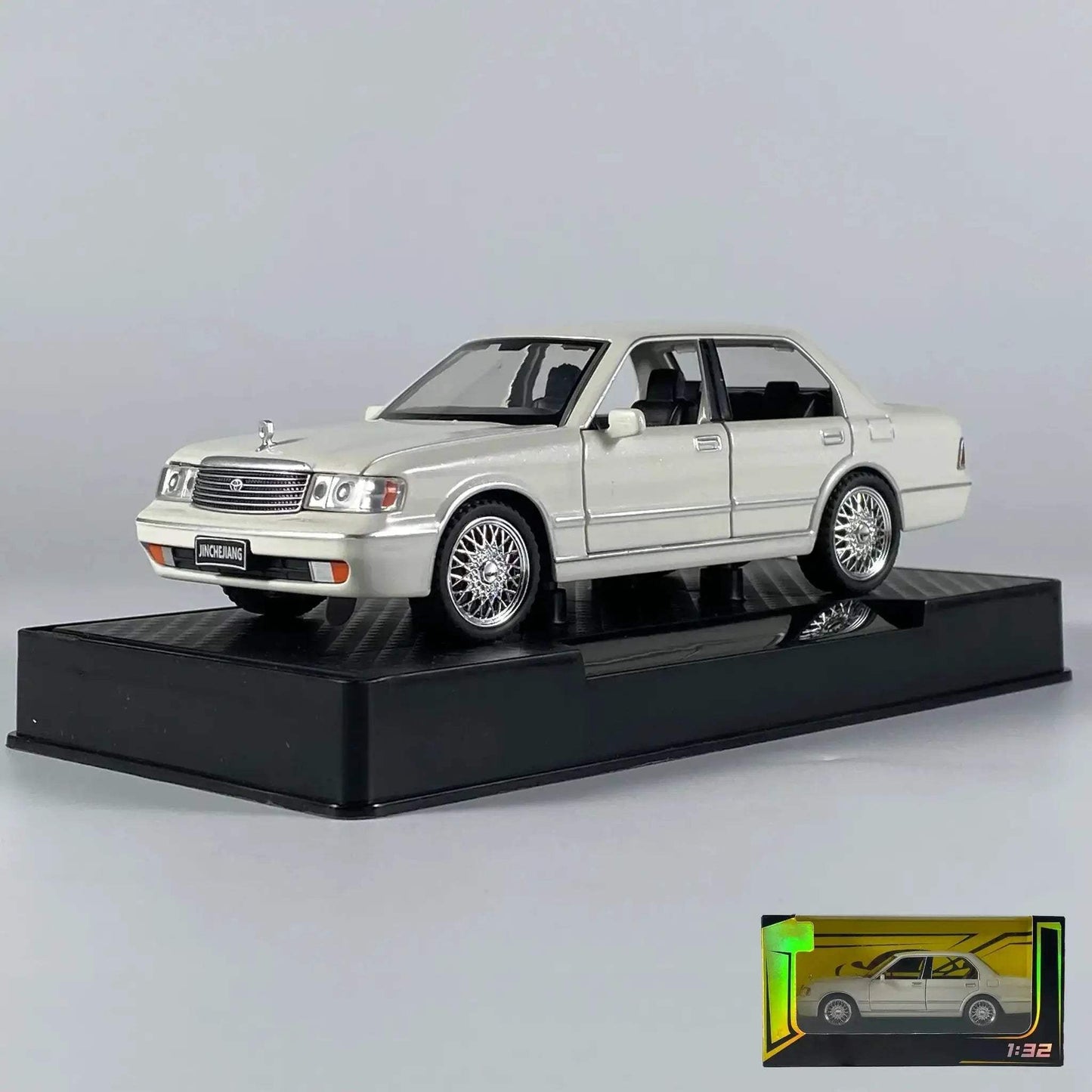  Diecast Model Car 1 32 Scale Toyota Crown Plus|  -  ToylandEU™