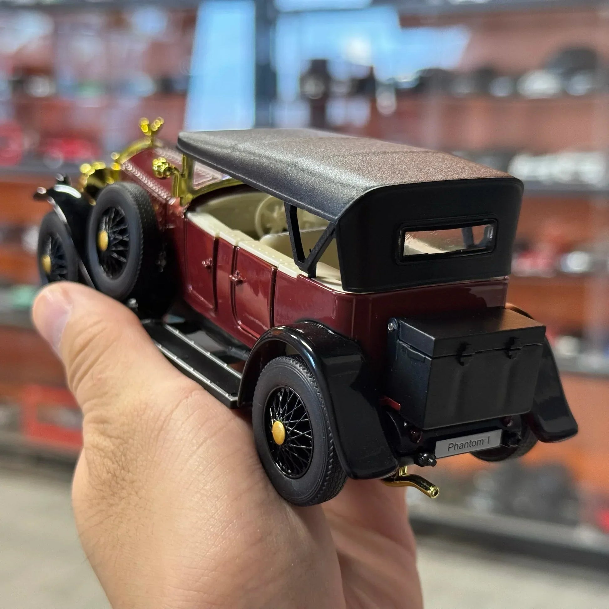 Diecast Model Car 1:32 Scale With Sound And Light For Collectors - ToylandEU