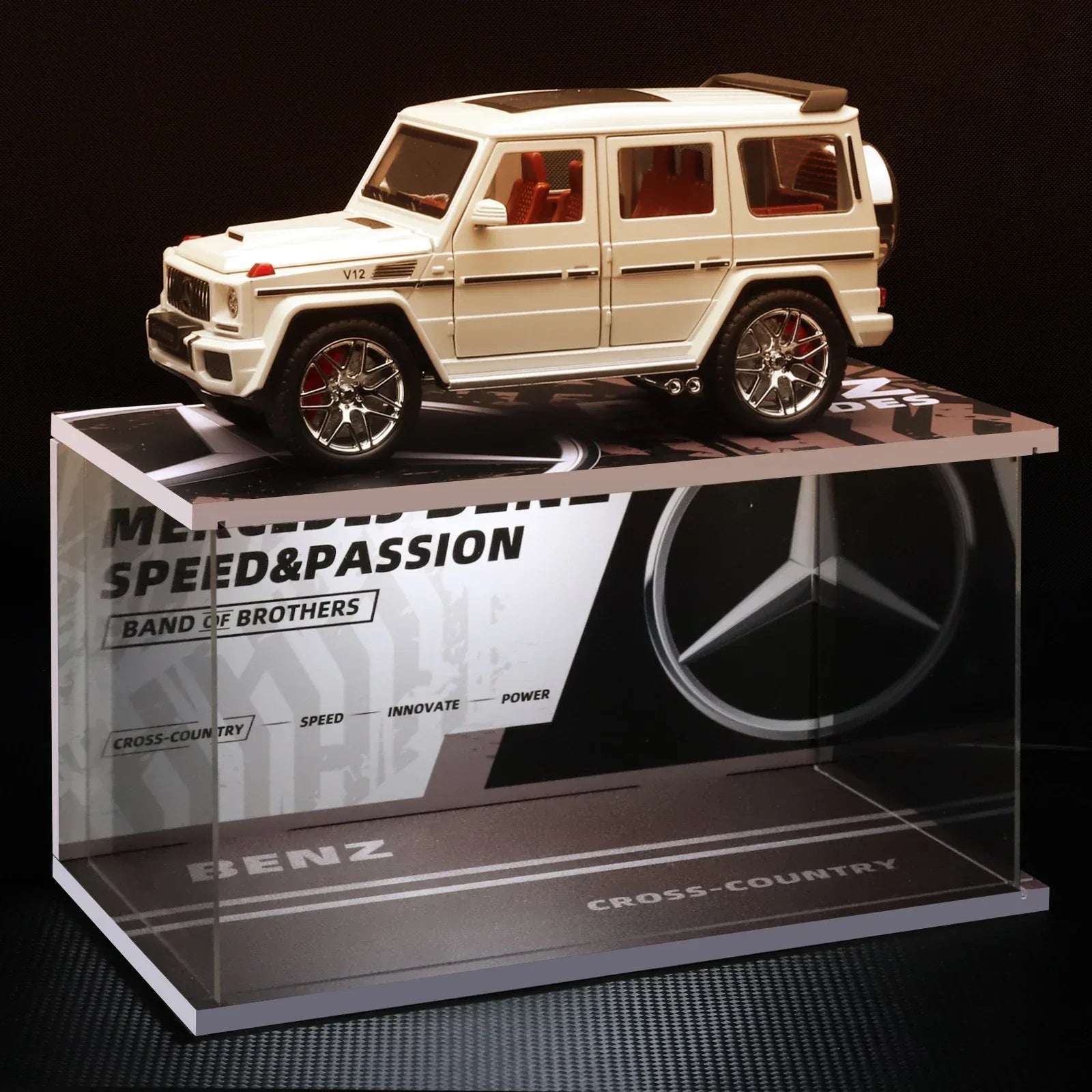 Diecast Model Car 1:32 With Lighting For Collectors - ToylandEU