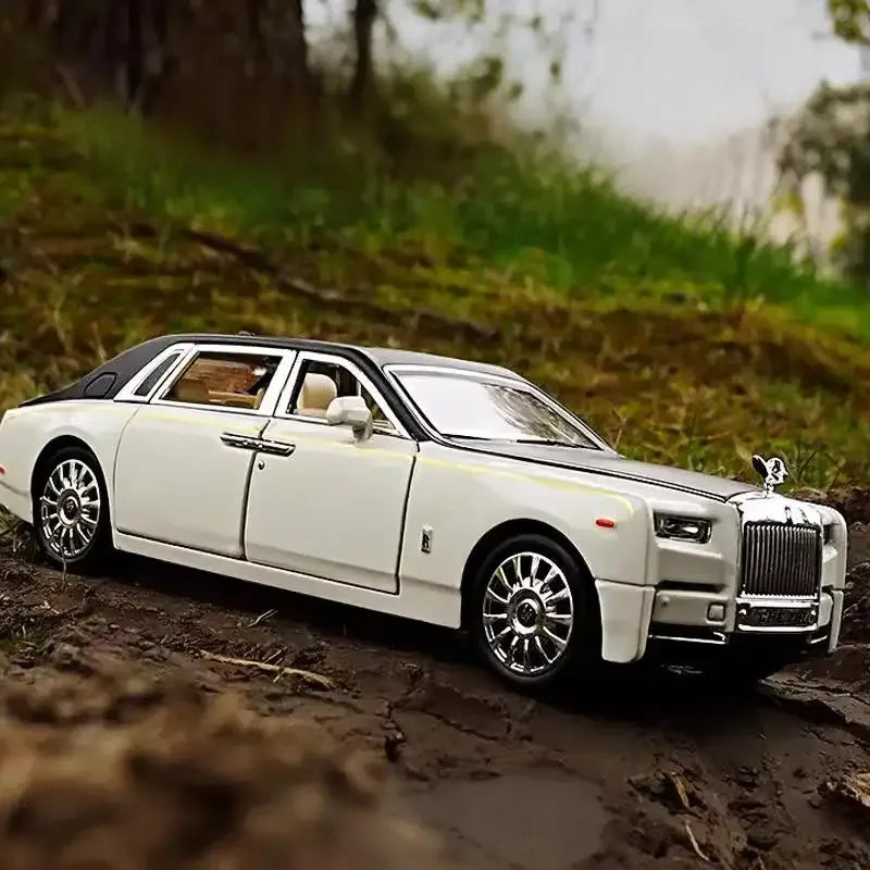 Diecast Model Car 1:32 with Sound and Light for Collectors - ToylandEU