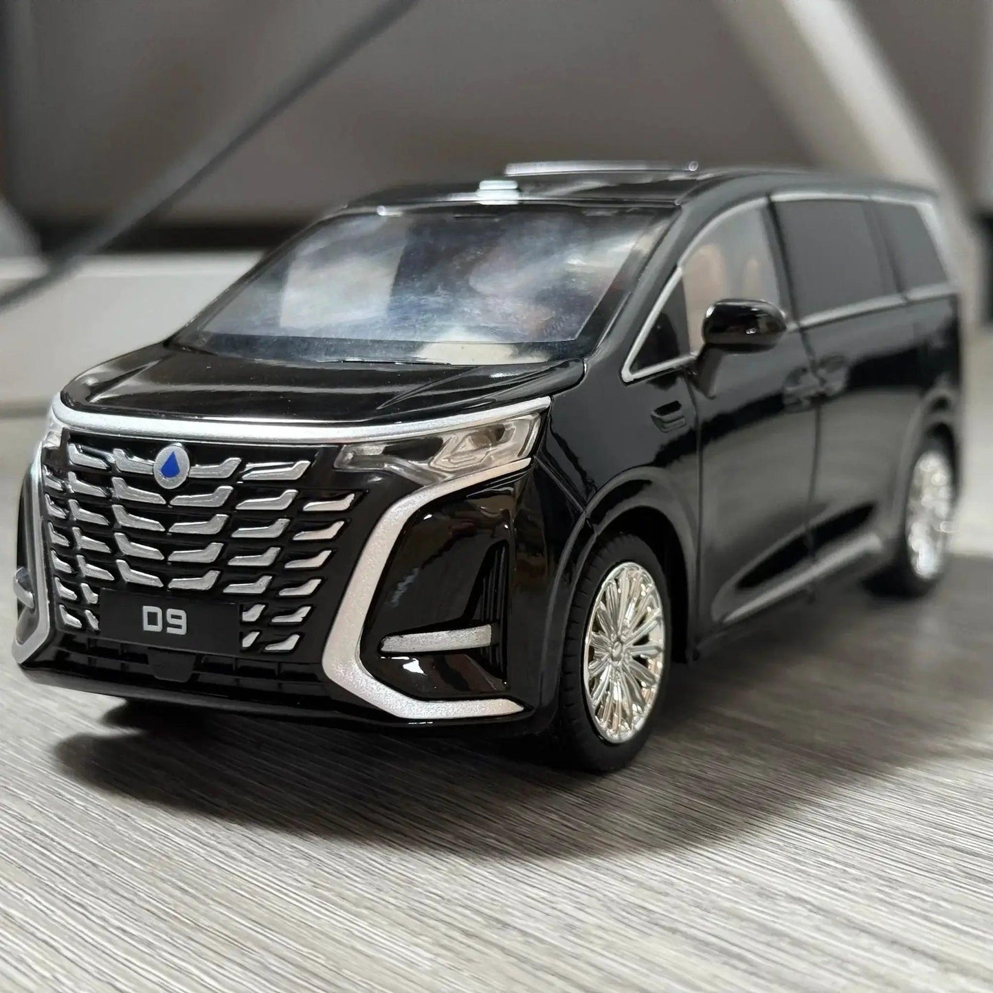    Diecast Model Car 1 To 24 Scale MPV -   -  ToylandEU™