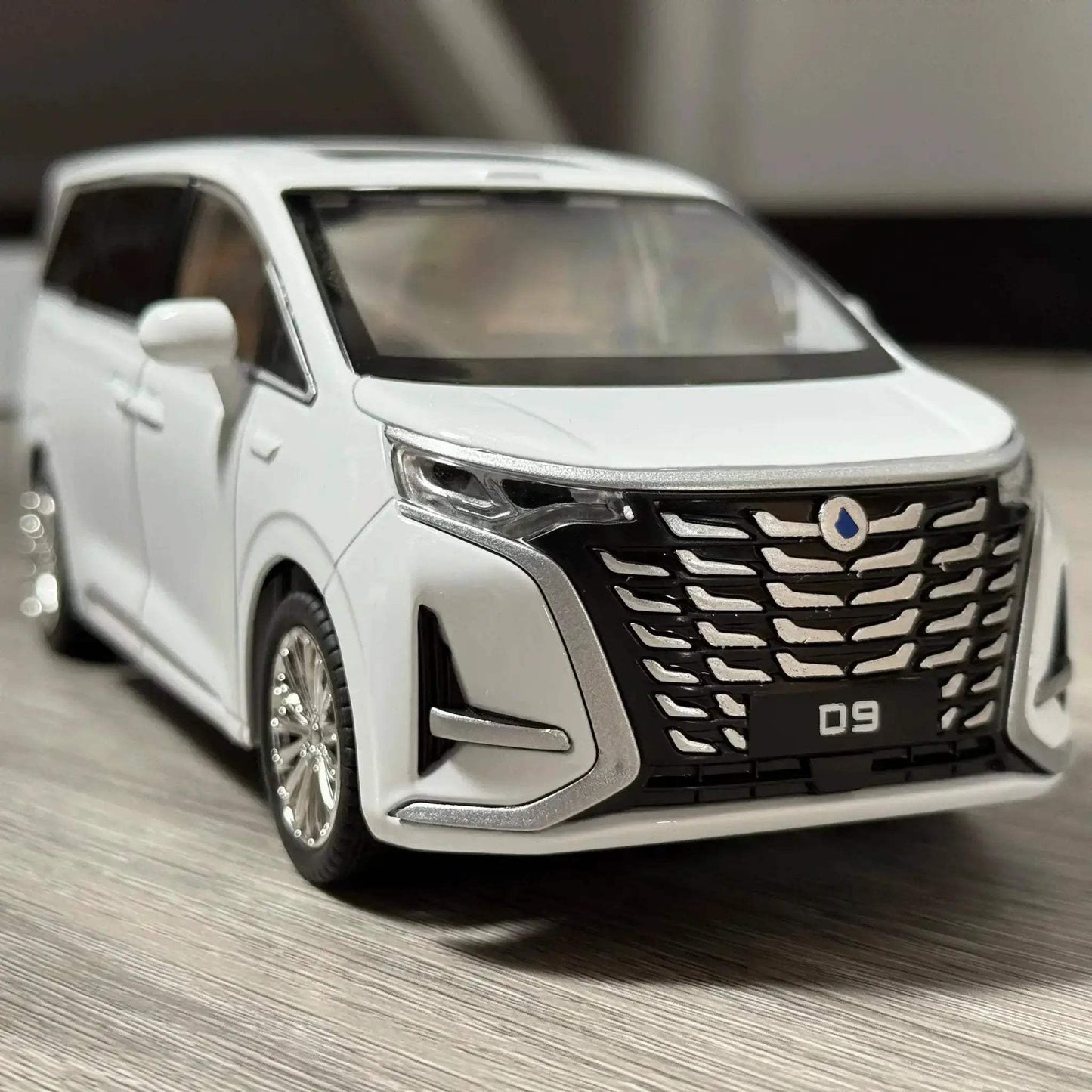    Diecast Model Car 1 To 24 Scale MPV -   -  ToylandEU™