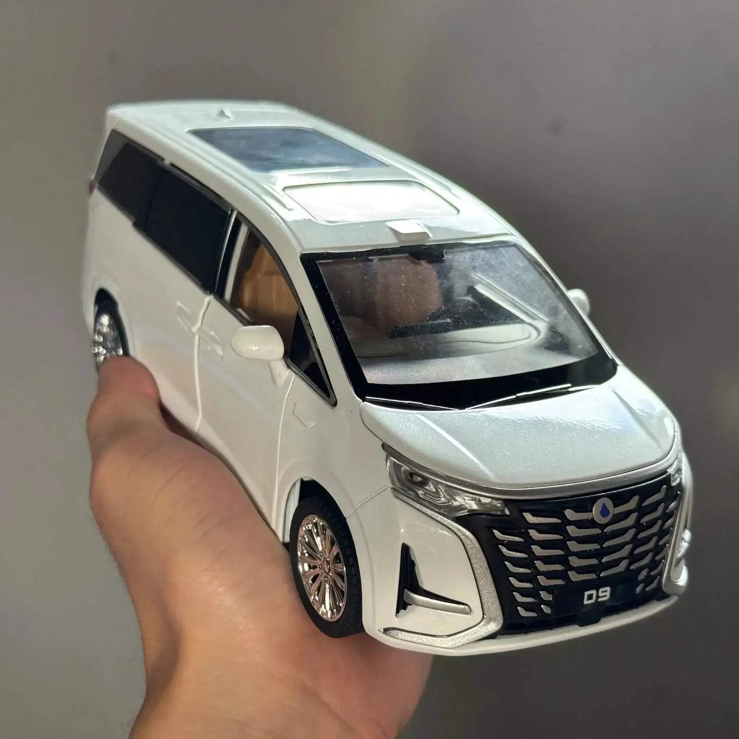    Diecast Model Car 1 To 24 Scale MPV -   -  ToylandEU™