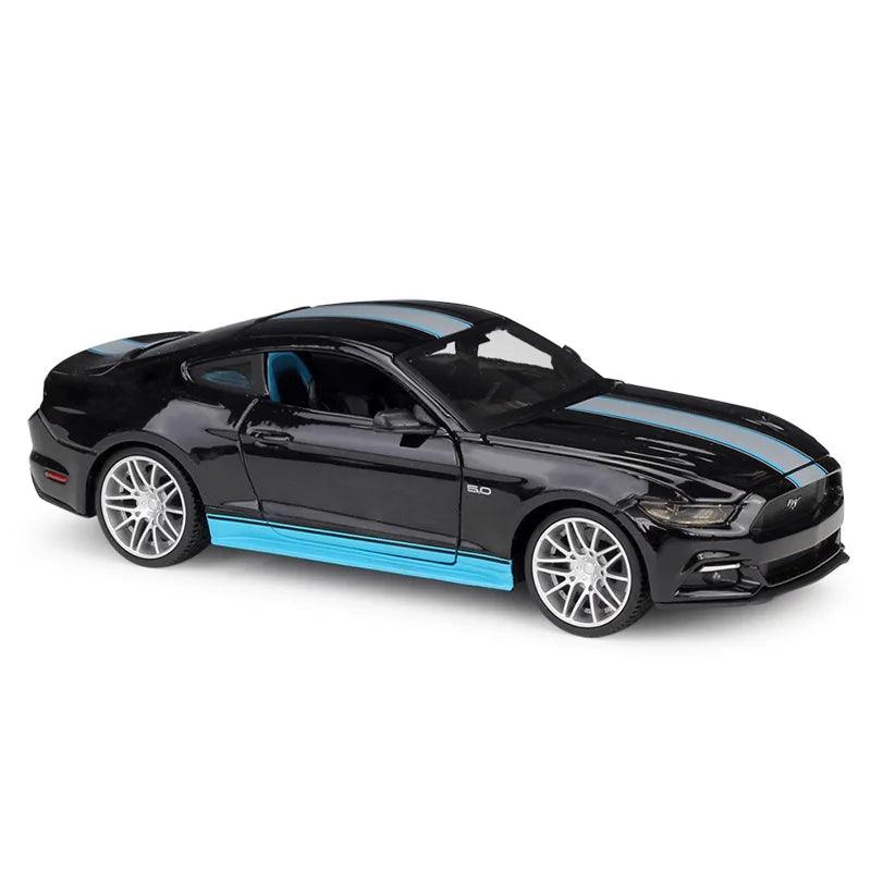  Diecast Mustang GT 1:24 | Ford 1967/2015 | Toylandeu™ 