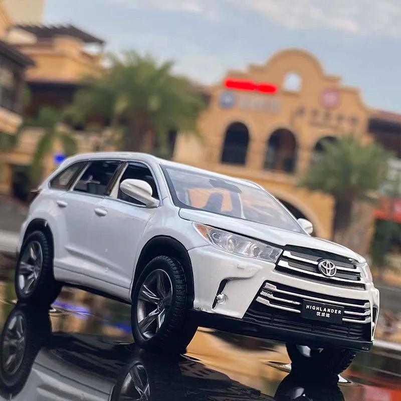 Diecast Toyota Highlander | 1:32 Alloy Model | Toylandeu™