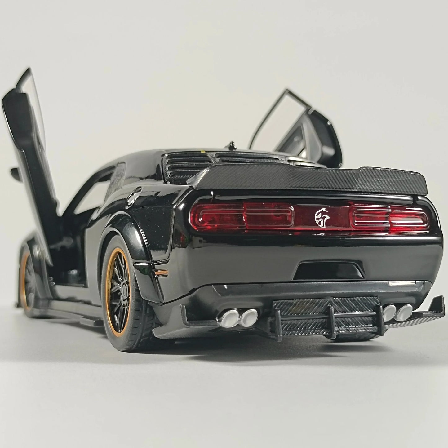 Dodge Challenger SRT Hellcat Redeye 1:32 Diecast Model Car With Sound And Light - ToylandEU