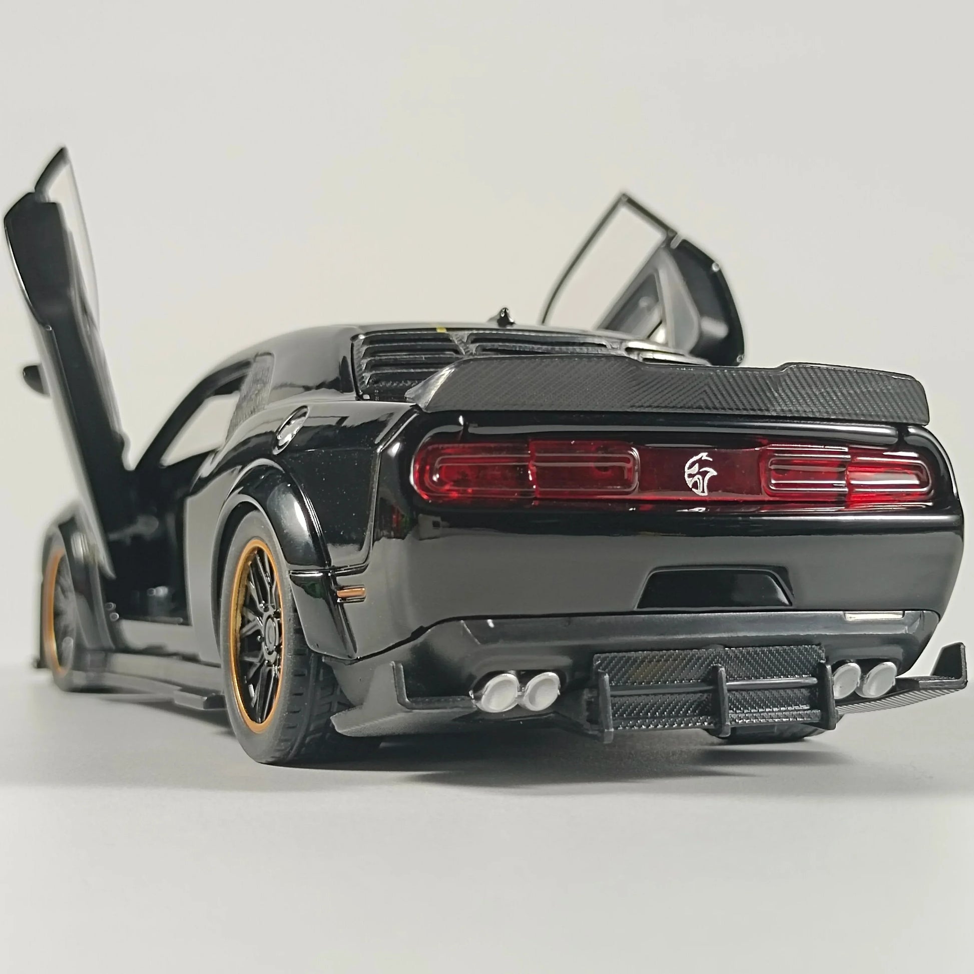 Dodge Challenger SRT Hellcat Redeye 1:32 Diecast Model Car With Sound And Light - ToylandEU