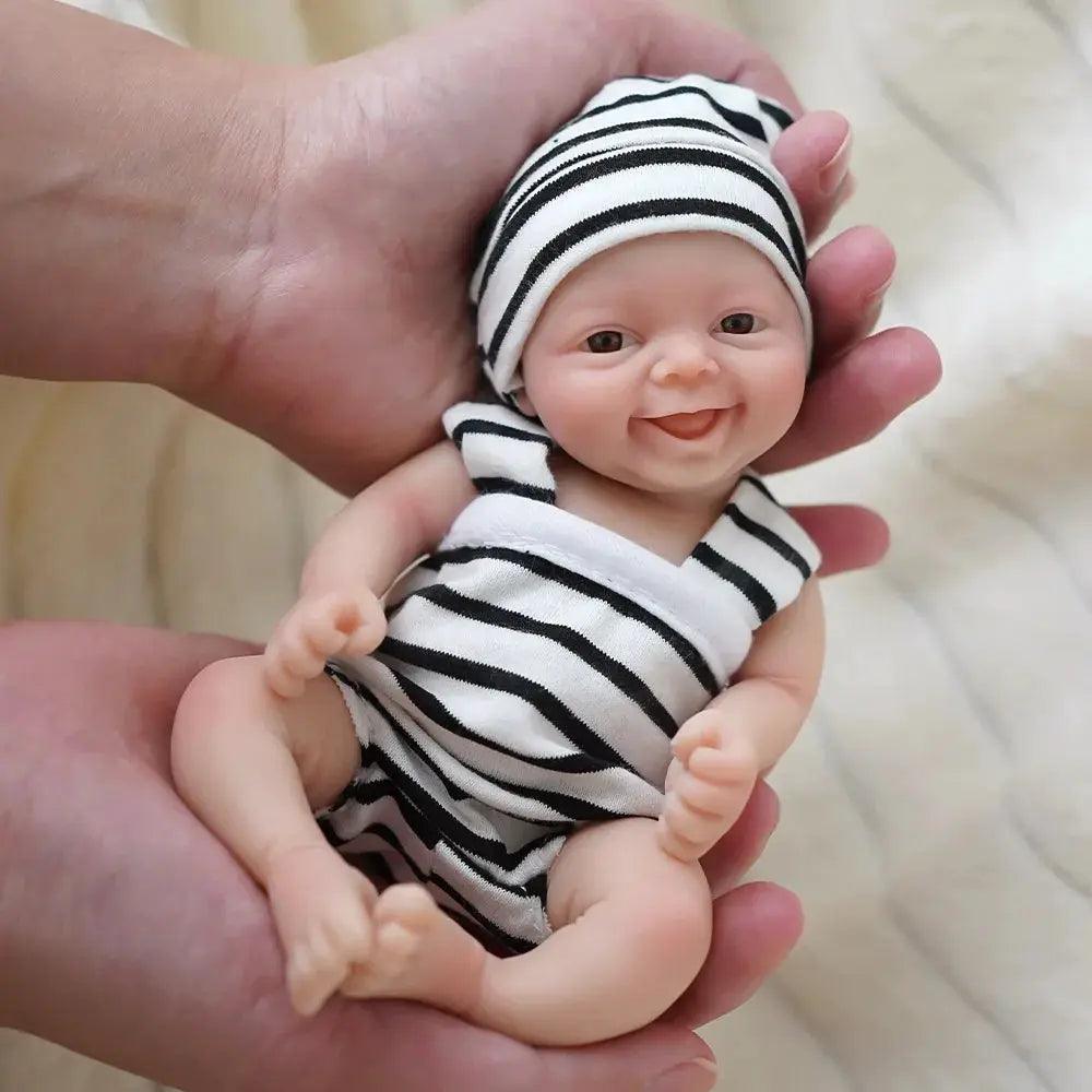  Lifelike 7 Inch Silicone Baby Doll Noah Mini Reborn -  ToylandEU™