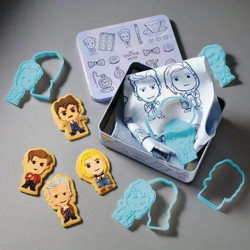 Doctor Who Time Lords Cookie Cutter Tin Includes Tea Towel - ToylandEU