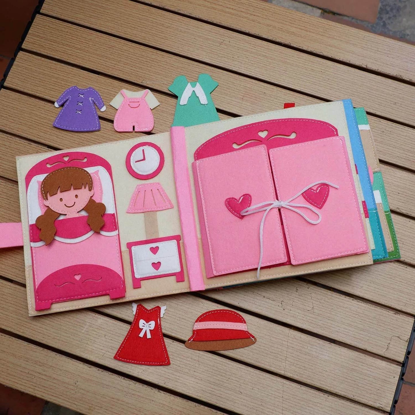 Educational Sensory Toy Montessori Busy Board Felt Book - ToylandEU