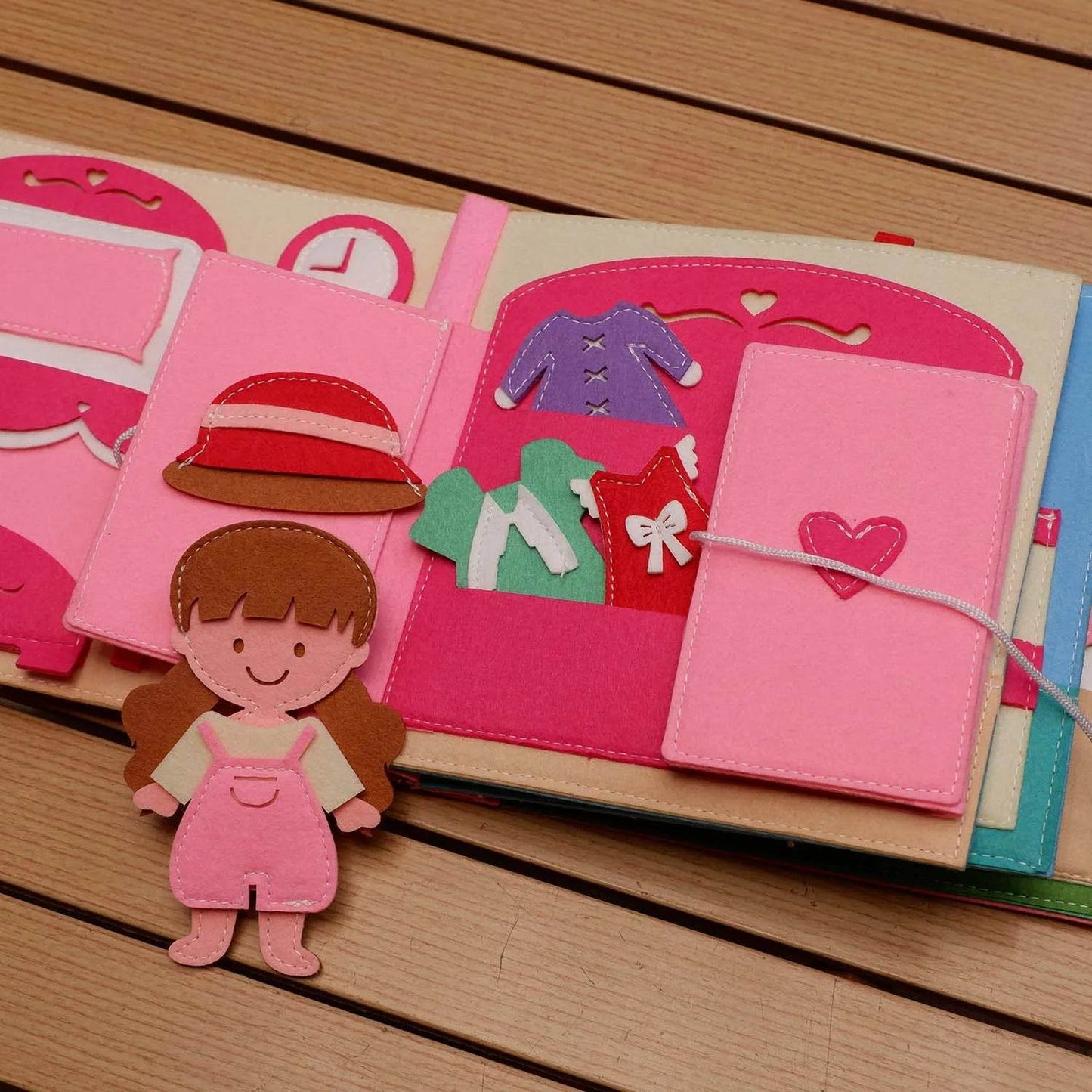 Educational Sensory Toy Montessori Busy Board Felt Book - ToylandEU