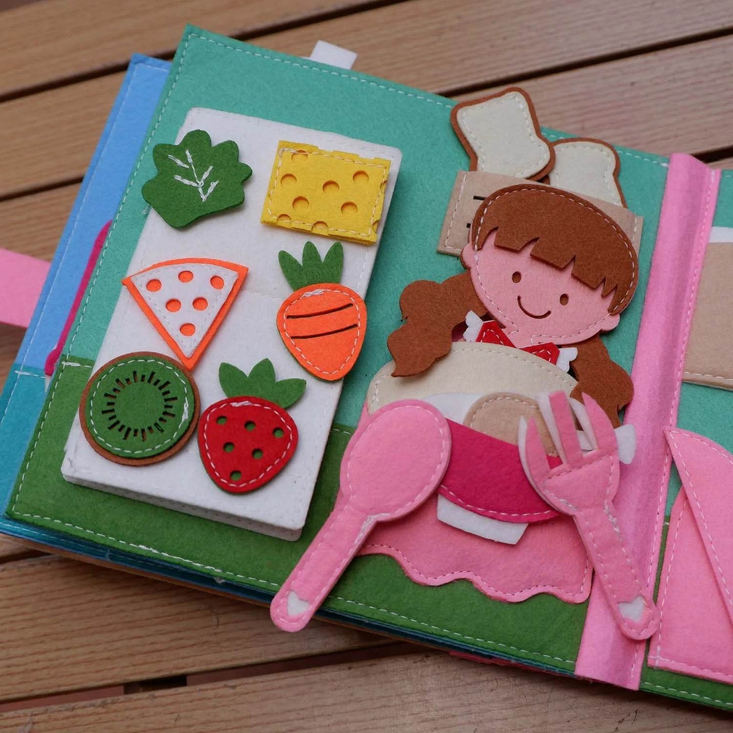 Educational Sensory Toy Montessori Busy Board Felt Book - ToylandEU