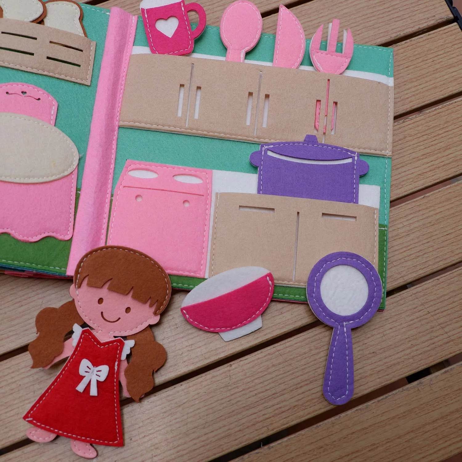 Educational Sensory Toy Montessori Busy Board Felt Book - ToylandEU