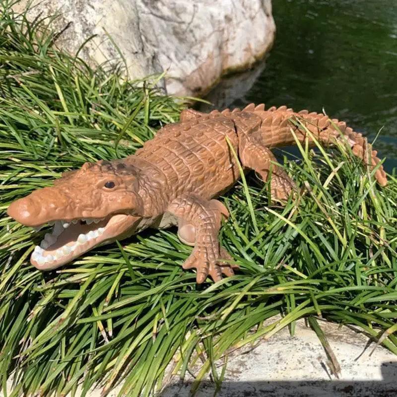  Electric Remote Control Crocodile Boat for Kids - Waterproof Animal  -  ToylandEU™