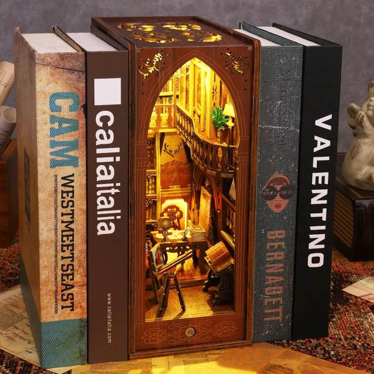  Enchanting 3D Wooden Book Nook Set with Sensor Light - Creative  -  ToylandEU™