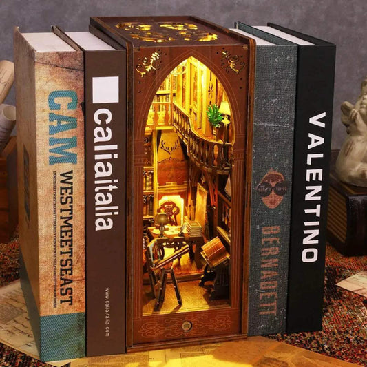  Enchanting 3D Wooden Book Nook Set with Sensor Light - Creative  -  ToylandEU™