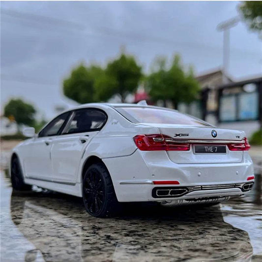 Exquisite 1/24 Scale 7 Series 760 LI Diecast Alloy Car Model - ToylandEU