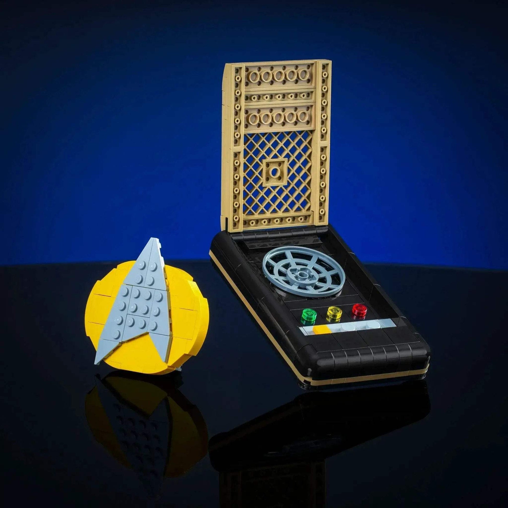 Authentic LEGO Federation Badge And Original Communicator - ToylandEU
